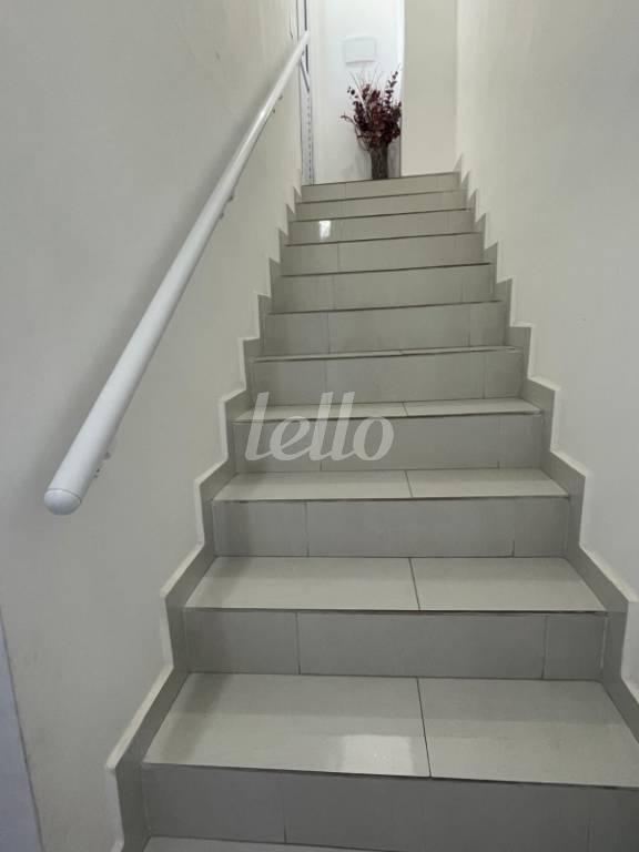 ESCADA de Apartamento à venda, Padrão com 80 m², 2 quartos e 1 vaga em Vila Helena - Santo André