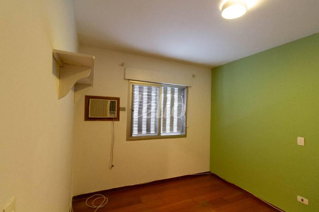 DORMITÓRIO 1 SUÍTE de Apartamento para alugar, Padrão com 200 m², 3 quartos e 3 vagas em Real Parque - São Paulo