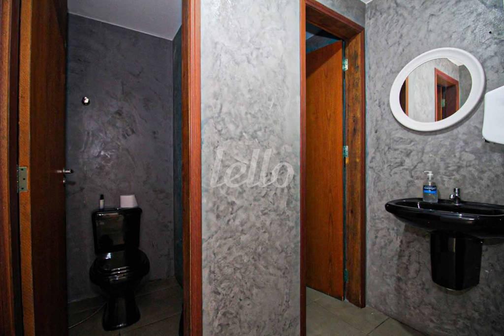 BANHEIRO de Sala / Conjunto para alugar, Padrão com 128 m², e 2 vagas em Itaim Bibi - São Paulo
