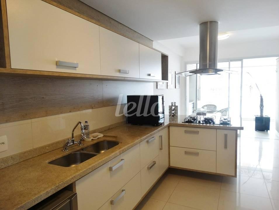 COZINHA de Apartamento para alugar, Padrão com 198 m², 3 quartos e 3 vagas em Cidade Monções - São Paulo