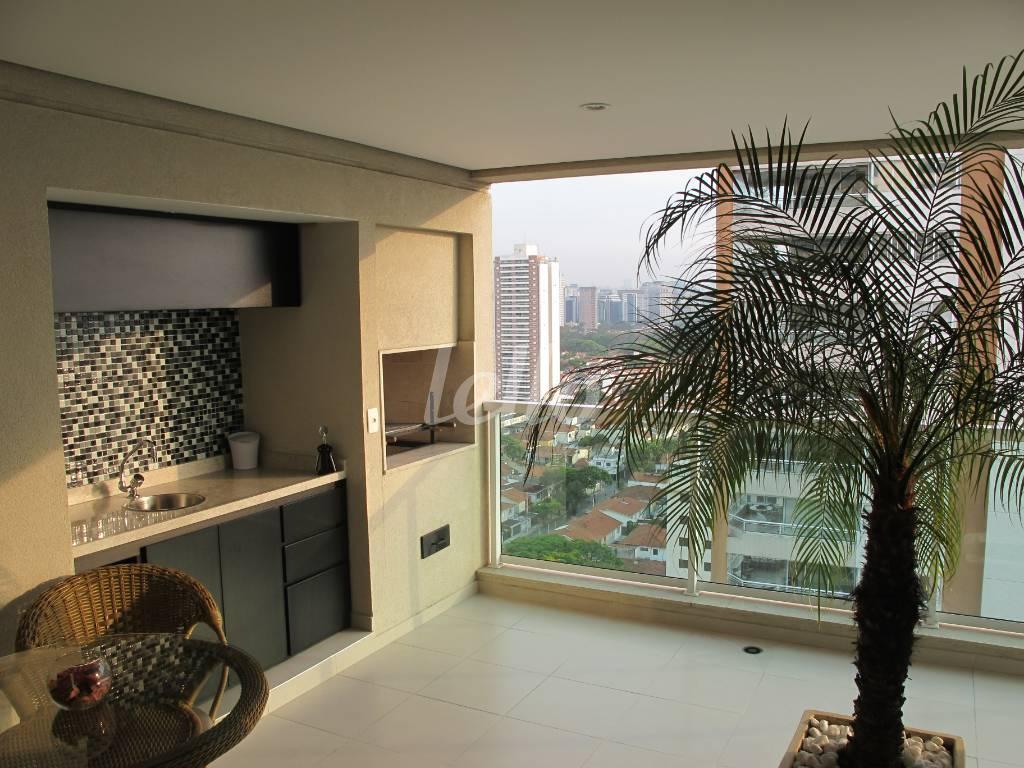 VARANDA GOURMET de Apartamento para alugar, Padrão com 198 m², 3 quartos e 3 vagas em Cidade Monções - São Paulo