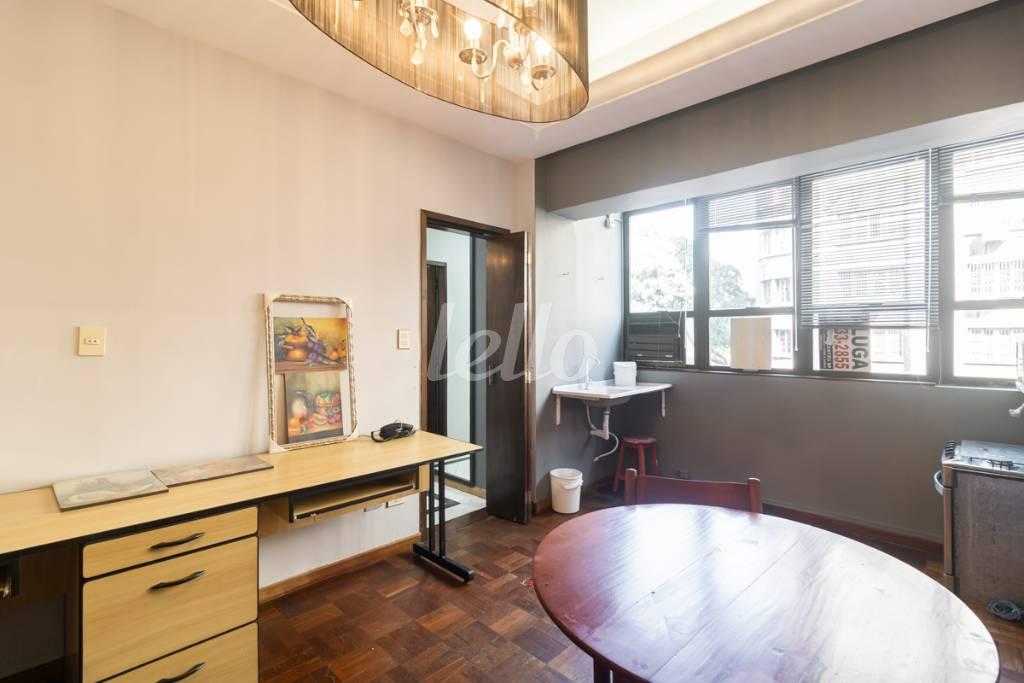SALA de Apartamento para alugar, Padrão com 40 m², 1 quarto e em República - São Paulo