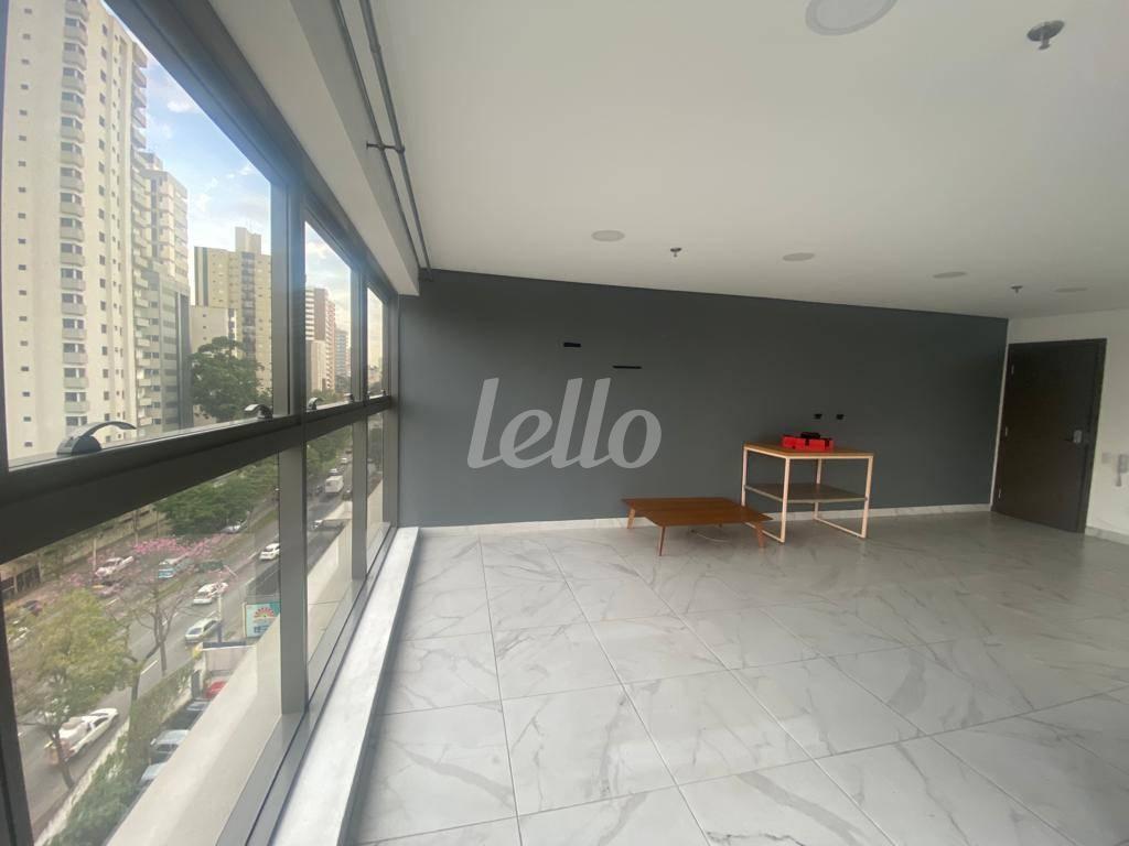 SALA de Sala / Conjunto para alugar, Padrão com 42 m², e 1 vaga em Vila Guiomar - Santo André