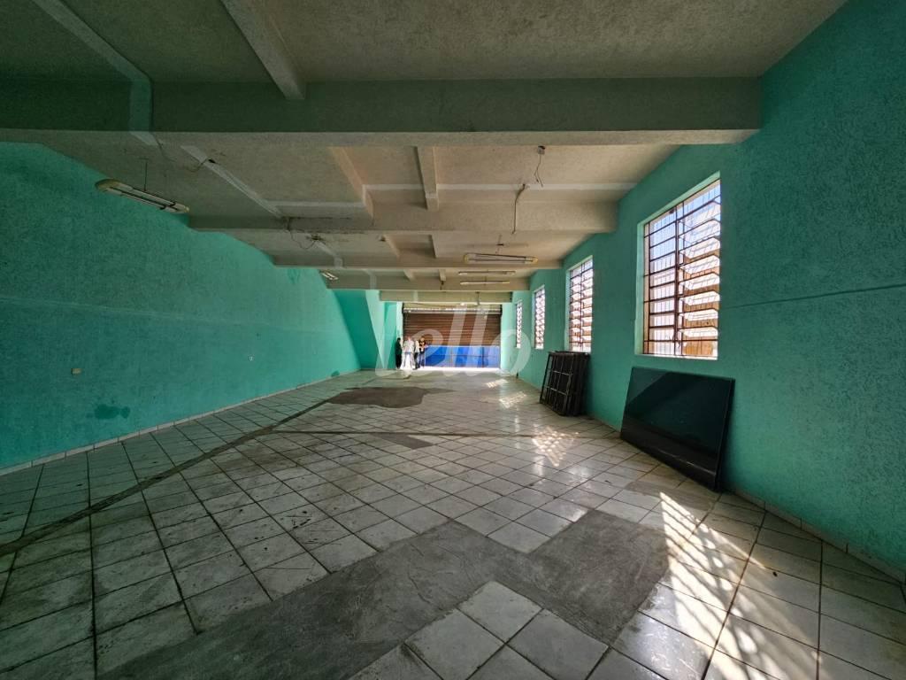 SALÃO de Salão para alugar, Padrão com 247 m², e 3 vagas em Vila Formosa - São Paulo