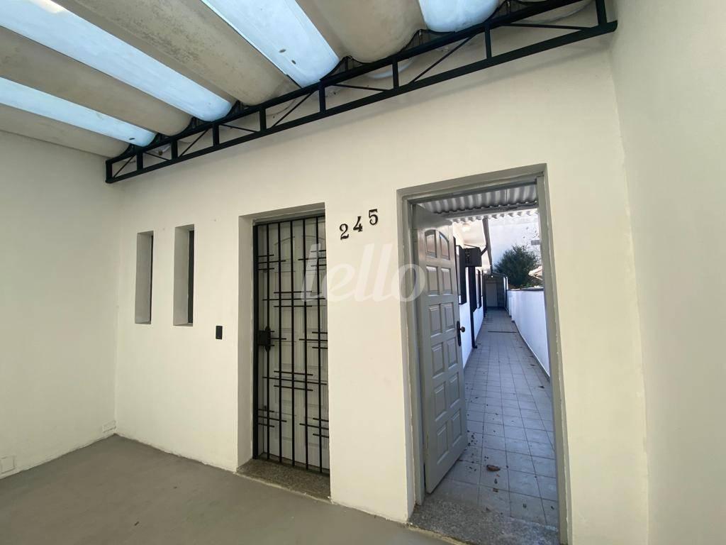 GARAGEM de Casa para alugar, térrea com 150 m², e 2 vagas em Vila Leopoldina - Santo André