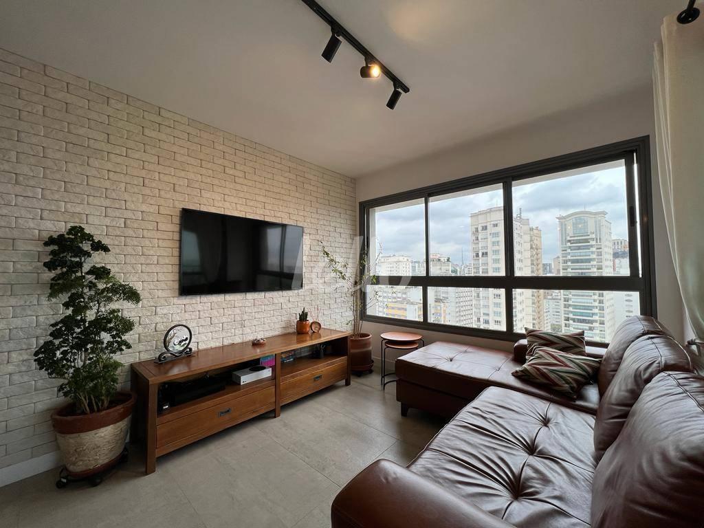 SALA de Apartamento à venda, Padrão com 71 m², 2 quartos e 1 vaga em Jardins - São Paulo
