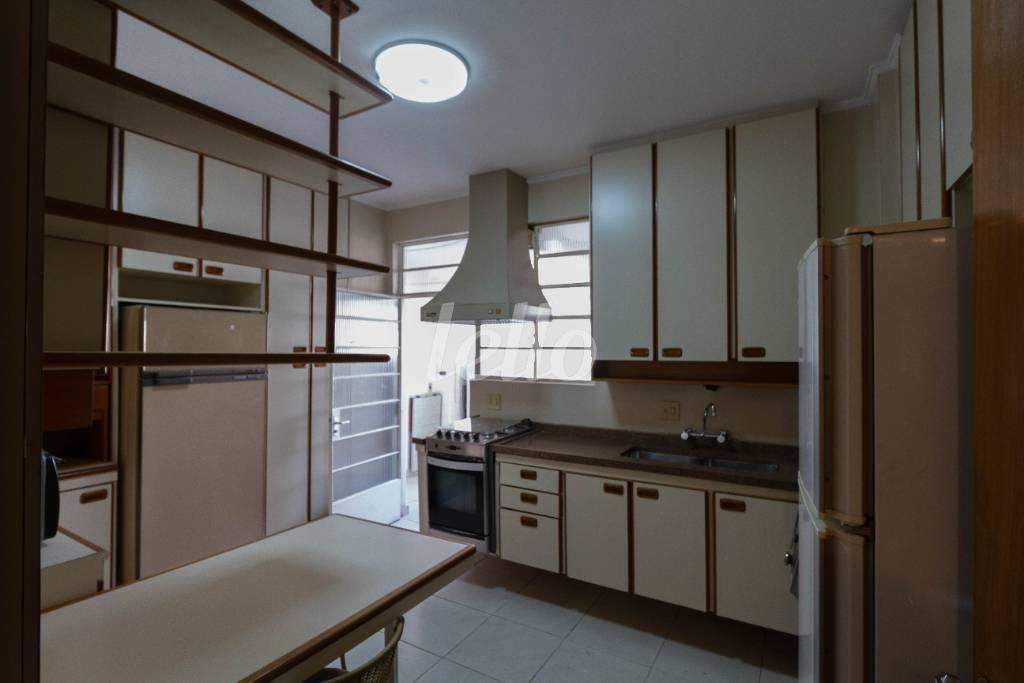 COZINHA de Apartamento à venda, Padrão com 160 m², 3 quartos e 4 vagas em Jardim Paulista - São Paulo