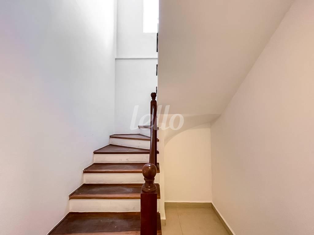 ESCADA de Casa à venda, sobrado com 132 m², 3 quartos e 2 vagas em Vila Matilde - São Paulo
