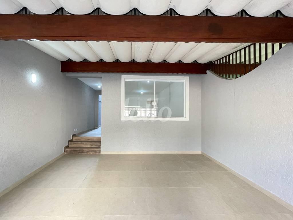 GARAGEM de Casa à venda, sobrado com 132 m², 3 quartos e 2 vagas em Vila Matilde - São Paulo