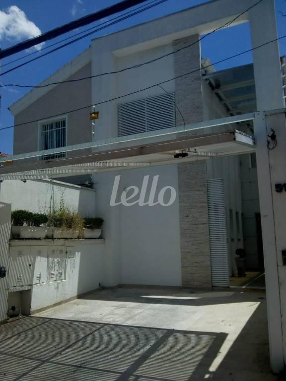 FACHADA de Casa para alugar, sobrado com 230 m², e 2 vagas em Água Branca - São Paulo