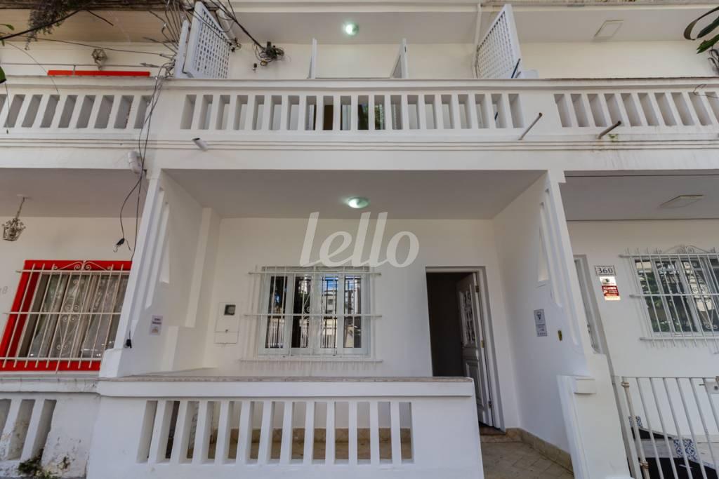 FACHADA de Casa para alugar, sobrado com 160 m², 2 quartos e 1 vaga em Pinheiros - São Paulo