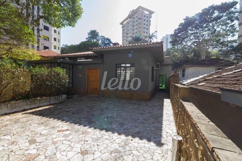 VARANDA FRONTAL de Casa à venda, sobrado com 500 m², 7 quartos e 10 vagas em Saúde - São Paulo