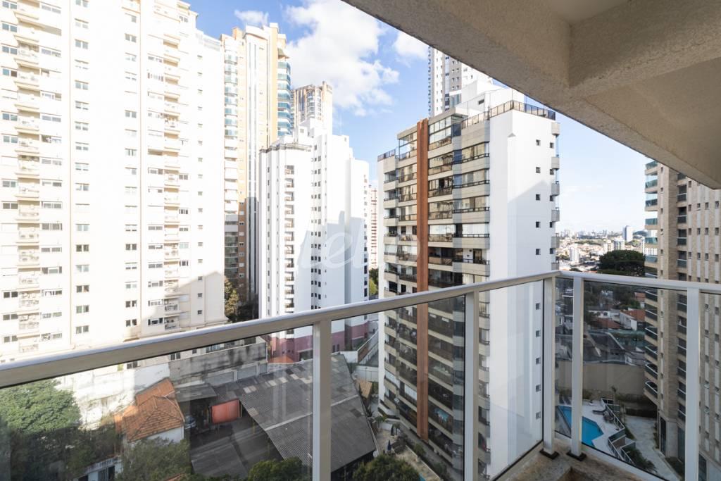06 VARANDA de Apartamento para alugar, Padrão com 36 m², 1 quarto e 1 vaga em Vila Regente Feijó - São Paulo