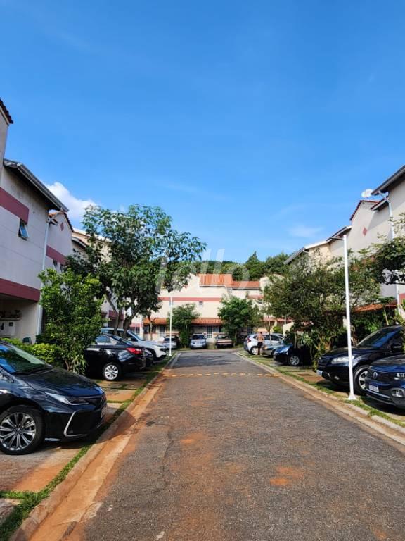 RUA DO CONDOMINIO de Casa à venda, sobrado com 100 m², 2 quartos e 2 vagas em Utinga - Santo André