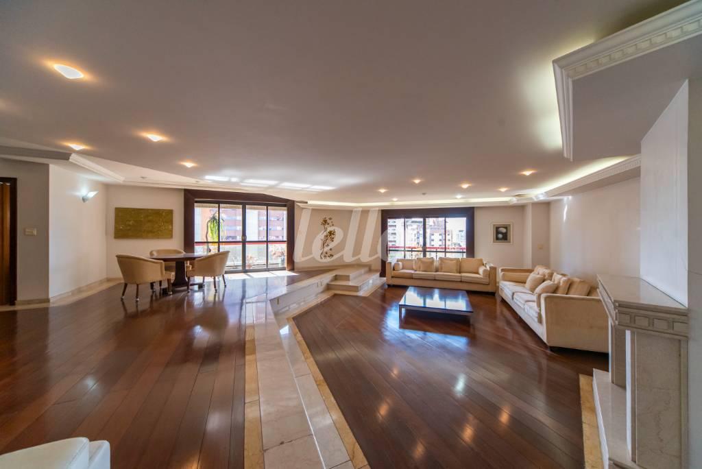 SALA de Apartamento à venda, Padrão com 458 m², 4 quartos e 4 vagas em Jardim - Santo André
