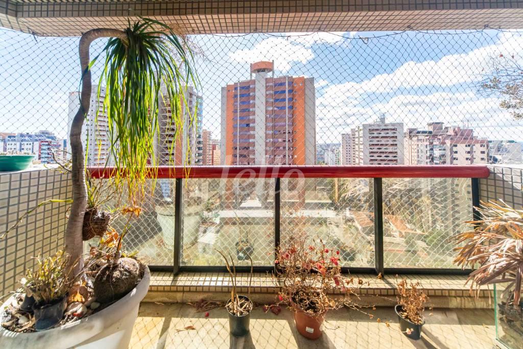 VARANDA de Apartamento à venda, Padrão com 458 m², 4 quartos e 4 vagas em Jardim - Santo André