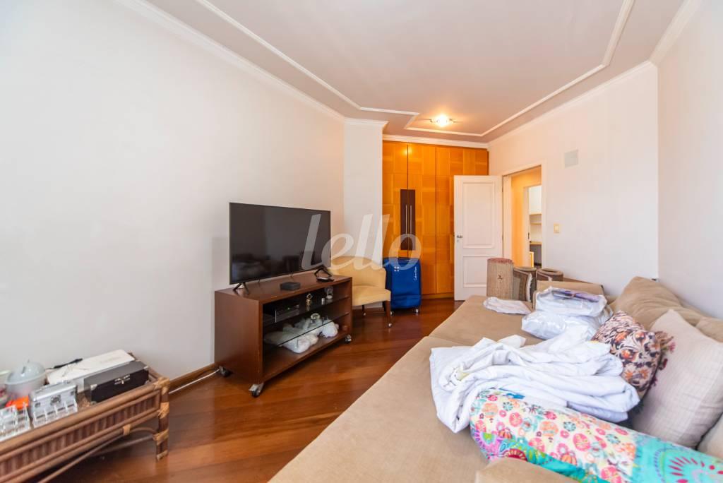 SALA DE TV de Apartamento à venda, Padrão com 458 m², 4 quartos e 4 vagas em Jardim - Santo André