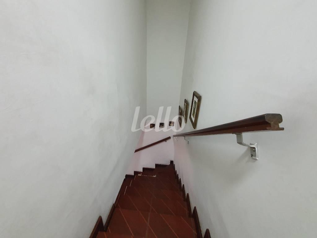 ESCADAS de Casa à venda, sobrado com 130 m², 3 quartos e 2 vagas em Lauzane Paulista - São Paulo