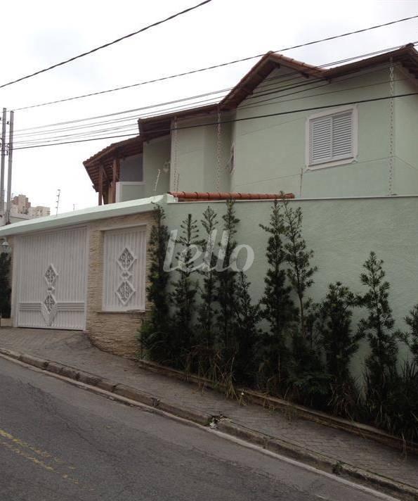 FACHADA de Casa à venda, sobrado com 130 m², 2 quartos e 2 vagas em Vila Romero - São Paulo