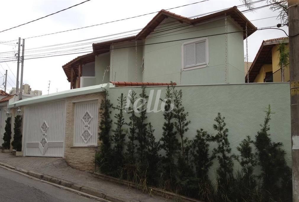 FACHADA de Casa à venda, sobrado com 130 m², 2 quartos e 2 vagas em Vila Romero - São Paulo