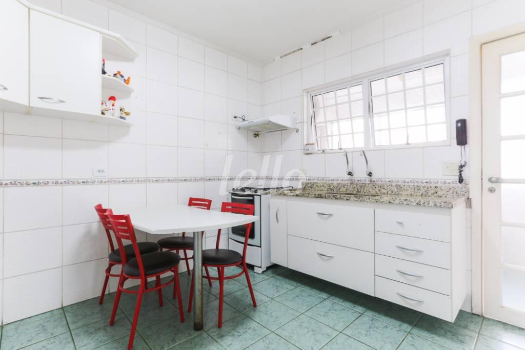 COZINHA de Apartamento para alugar, Padrão com 133 m², 3 quartos e 1 vaga em Itaim Bibi - São Paulo