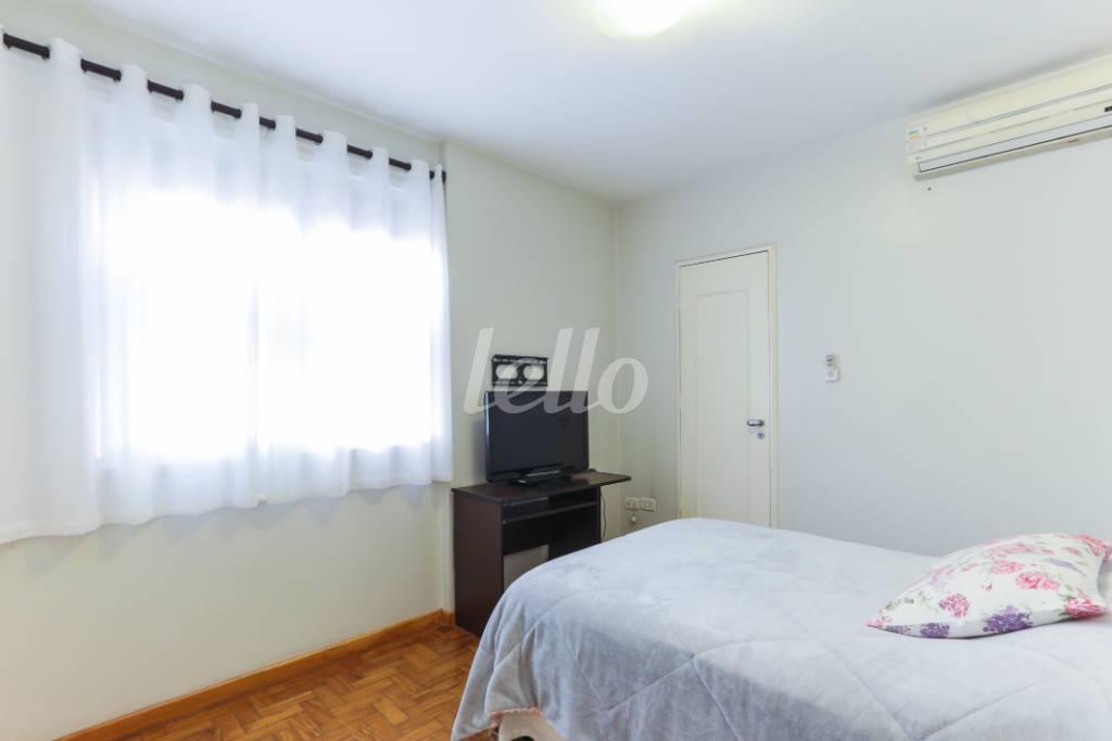SUITE de Apartamento para alugar, Padrão com 133 m², 3 quartos e 1 vaga em Itaim Bibi - São Paulo