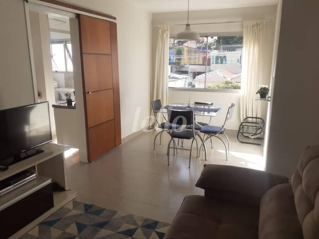 SALA de Apartamento à venda, Padrão com 68 m², 2 quartos e 1 vaga em Vila Clementino - São Paulo