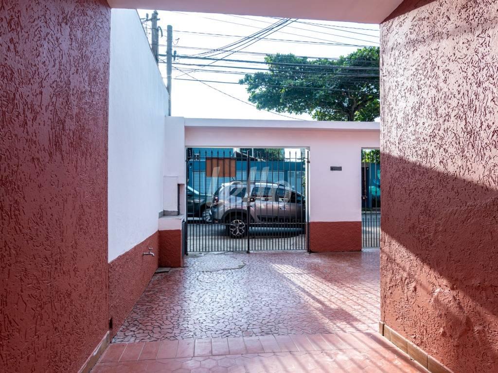 QUINTAL de Casa para alugar, sobrado com 140 m², 2 quartos e 2 vagas em Parque Colonial - São Paulo