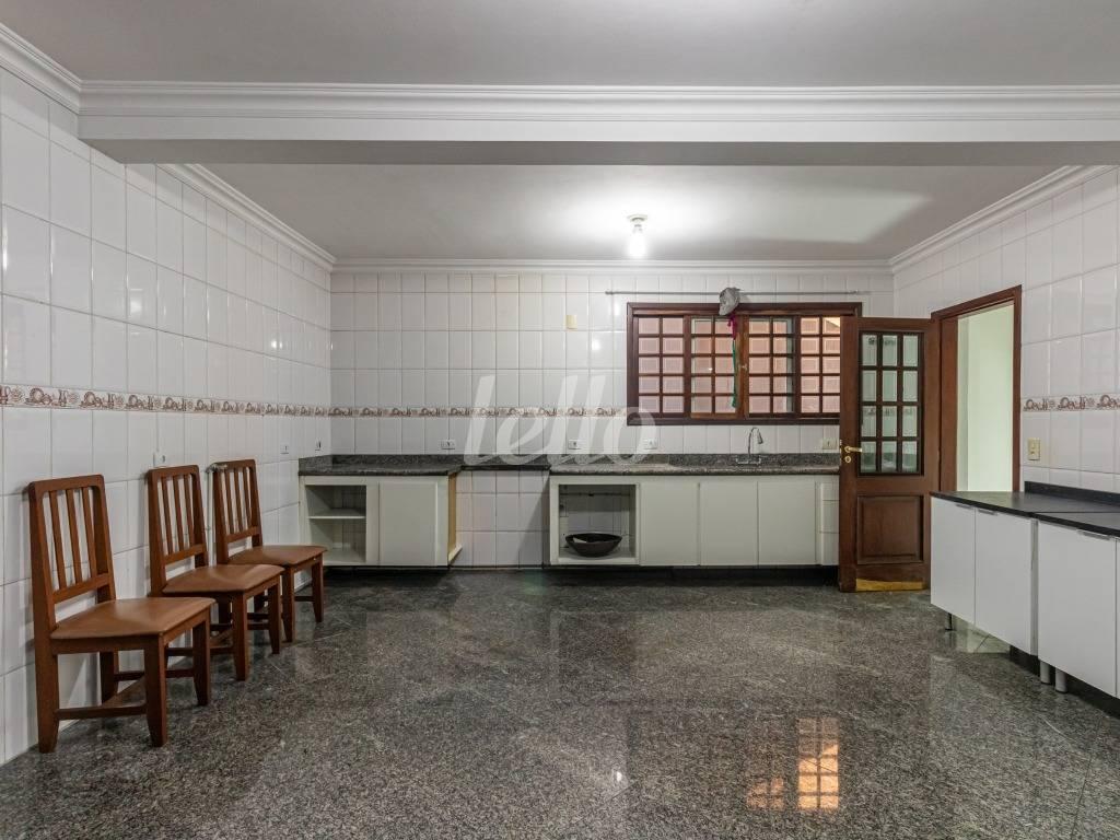 COZINHA de Casa para alugar, sobrado com 600 m², e 2 vagas em Paraíso do Morumbi - São Paulo