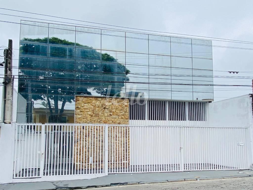 1 FACHADA de Galpão/Armazém à venda, Padrão com 800 m², e em Vila Sacadura Cabral - Santo André