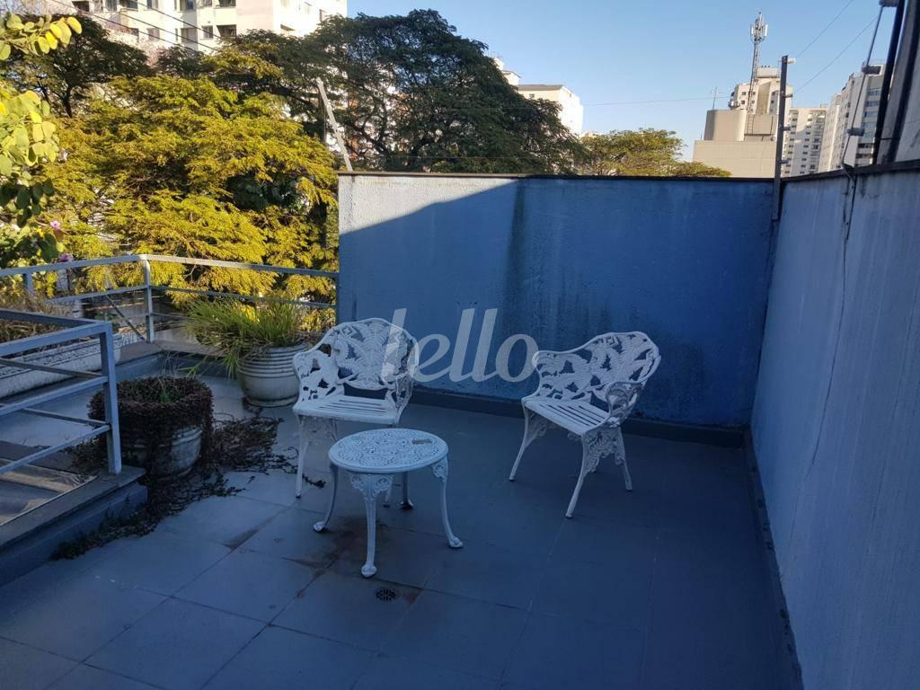 VARANDA de Casa para alugar, sobrado com 300 m², e 2 vagas em Planalto Paulista - São Paulo
