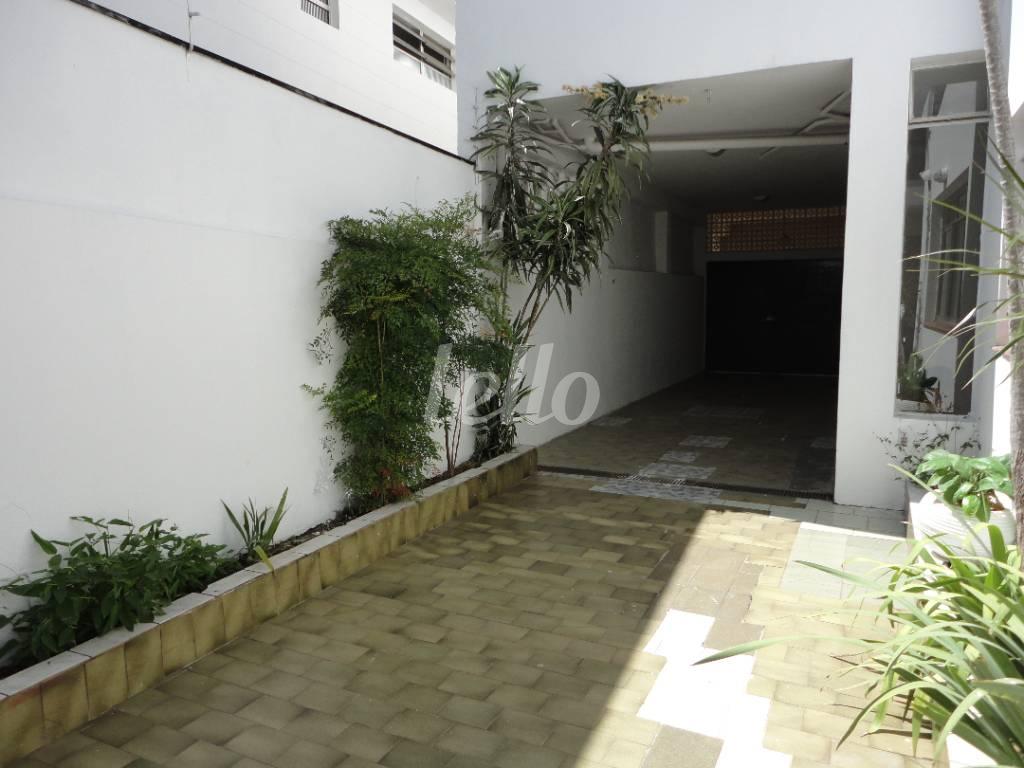 GARAGEM de Casa à venda, sobrado com 190 m², 3 quartos e 4 vagas em Cambuci - São Paulo