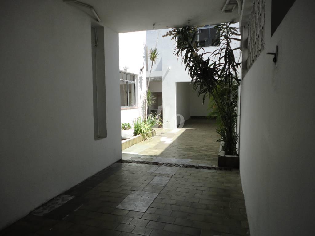 GARAGEM de Casa à venda, sobrado com 190 m², 3 quartos e 4 vagas em Cambuci - São Paulo