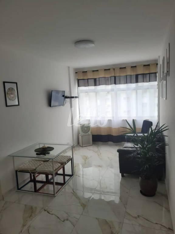 SALA de Apartamento para alugar, Padrão com 75 m², 2 quartos e em República - São Paulo