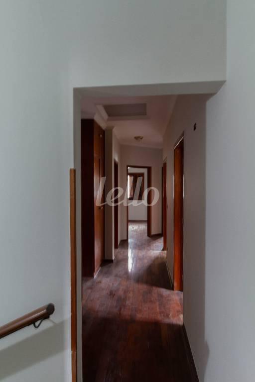 COREDOR SUPERIOR de Casa para alugar, sobrado com 300 m², 4 quartos e 6 vagas em Jardim Paulistano - São Paulo