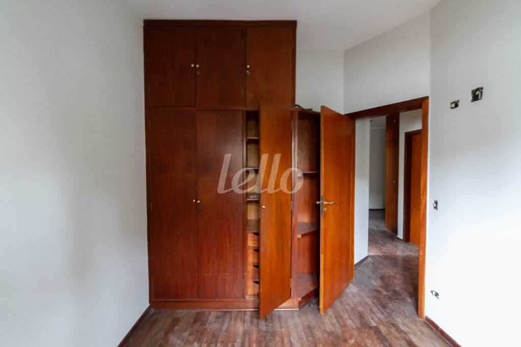 DORMITÓRIO 3 de Casa para alugar, sobrado com 300 m², 4 quartos e 6 vagas em Jardim Paulistano - São Paulo