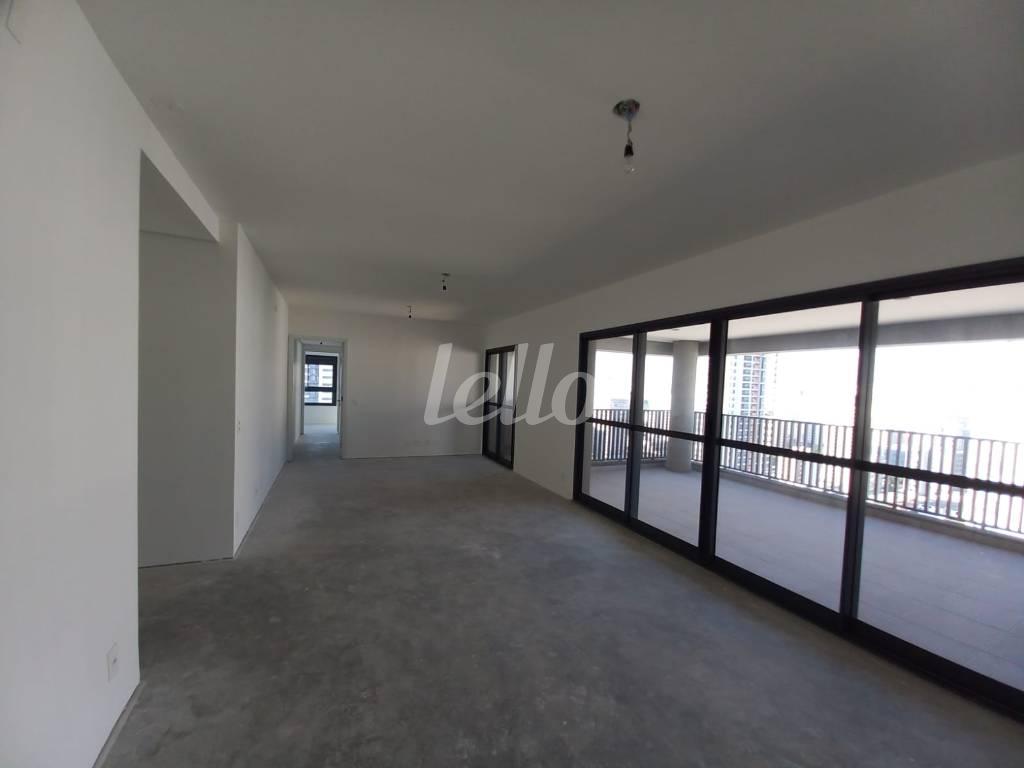 SALA de Apartamento à venda, Padrão com 150 m², 3 quartos e 3 vagas em Perdizes - São Paulo