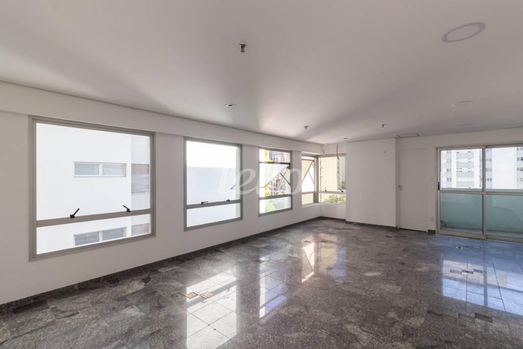 SALA de Sala / Conjunto para alugar, Padrão com 47 m², e 1 vaga em Santa Cecília - São Paulo