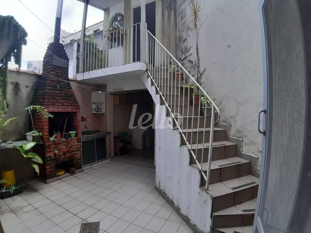 QUINTAL de Casa à venda, sobrado com 100 m², 3 quartos e 2 vagas em Mirandopolis - São Paulo