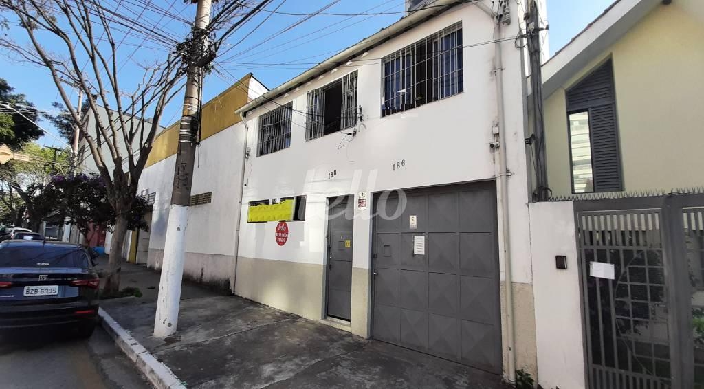 FACHADA de Prédio Comercial à venda, Monousuário com 264 m², e 4 vagas em Cambuci - São Paulo