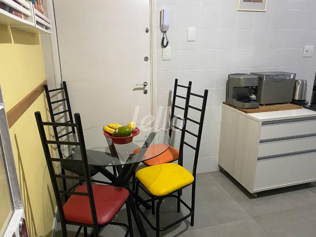 COZINHA de Apartamento à venda, Padrão com 129 m², 3 quartos e 1 vaga em Pinheiros - São Paulo