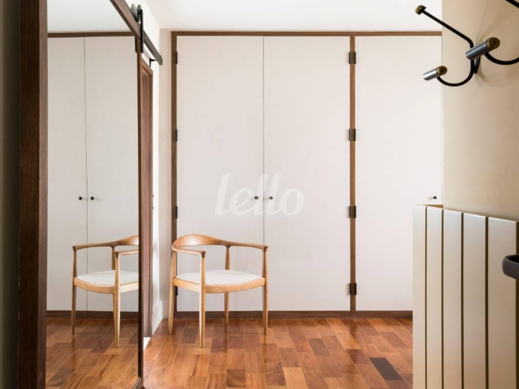 SUITE de Apartamento para alugar, Padrão com 163 m², 2 quartos e 2 vagas em Jardim Paulista - São Paulo