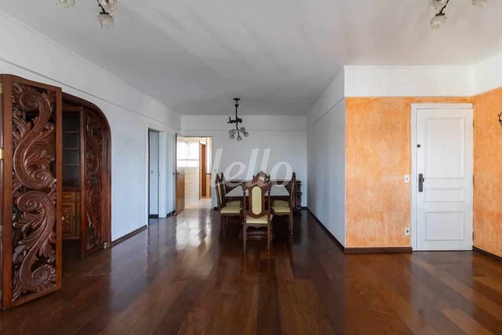 SALA de Apartamento à venda, Padrão com 160 m², 3 quartos e 2 vagas em Vila Bastos - Santo André