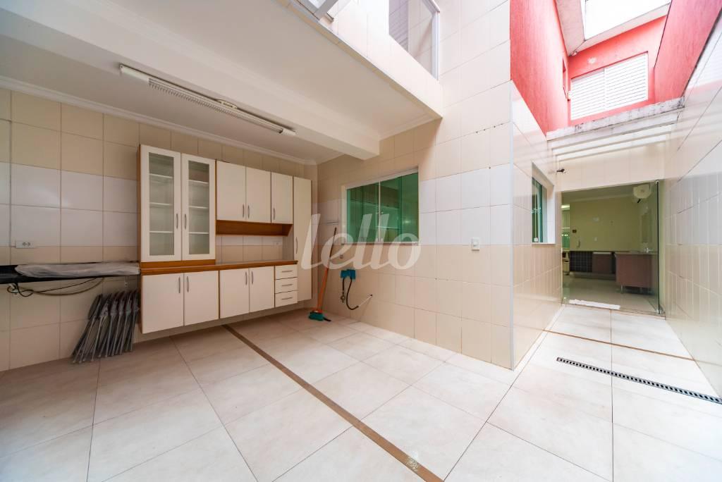 ÁREA GOURMET de Casa à venda, sobrado com 210 m², 3 quartos e 4 vagas em Bangú - Santo André