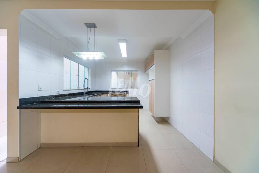COZINHA de Casa à venda, sobrado com 210 m², 3 quartos e 4 vagas em Bangú - Santo André