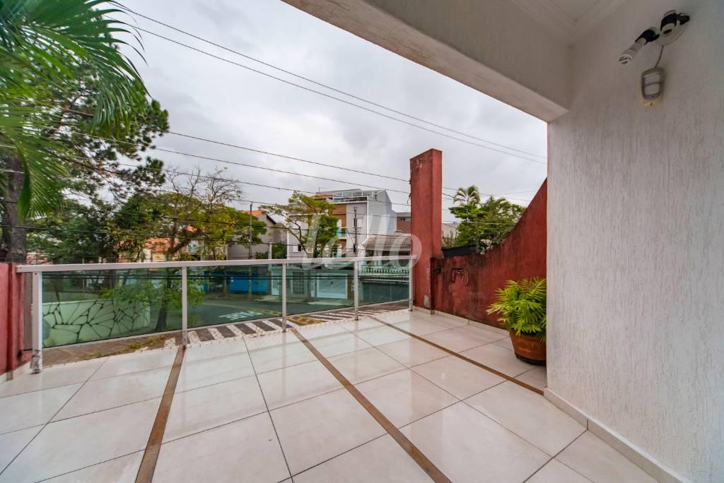 VARANDA DA SALA de Casa à venda, sobrado com 210 m², 3 quartos e 4 vagas em Bangú - Santo André