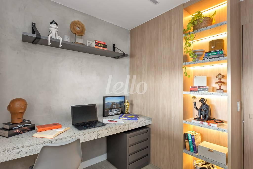 ESCRITÓRIO de Apartamento à venda, Padrão com 95 m², 3 quartos e 2 vagas em Santa Teresinha - São Paulo