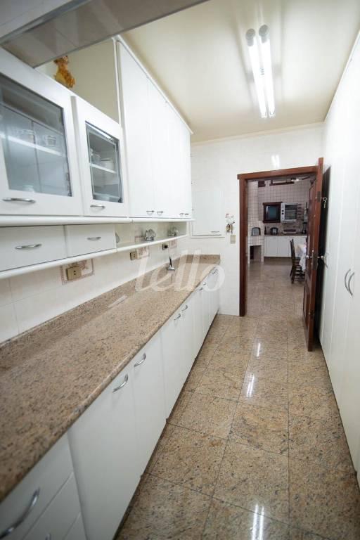 ÁREA DE SERVIÇO de Casa à venda, sobrado com 304 m², 2 quartos e 3 vagas em Carandiru - São Paulo