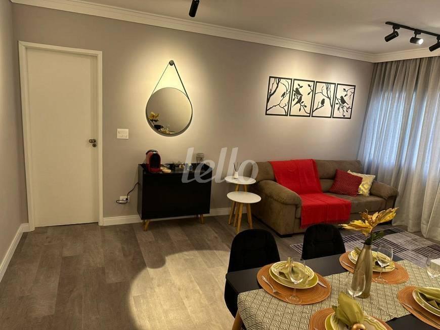LIVING de Apartamento à venda, Padrão com 76 m², 2 quartos e 1 vaga em Paraíso - São Paulo