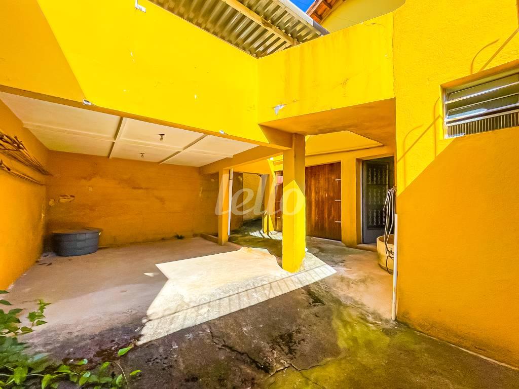 GARAGEM FUNDOS de Casa à venda, sobrado com 109 m², 2 quartos e 2 vagas em Planalto Paulista - São Paulo